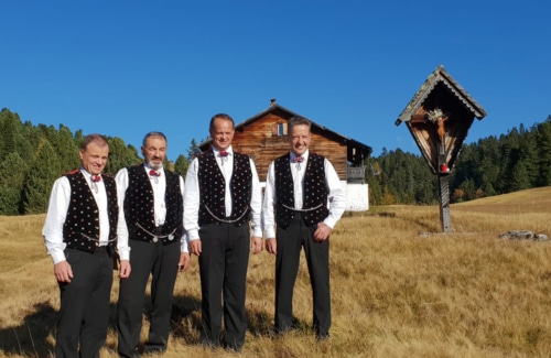 Mehr über den Artikel erfahren Seiser Alm – Traditionelle Alpenklänge im Herzen der Dolomiten
