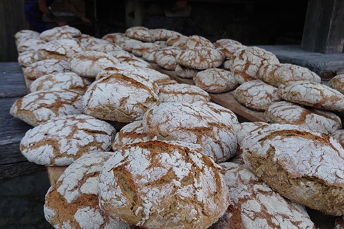 Read more about the article MMM Museum – Brot backen am Berggasthof