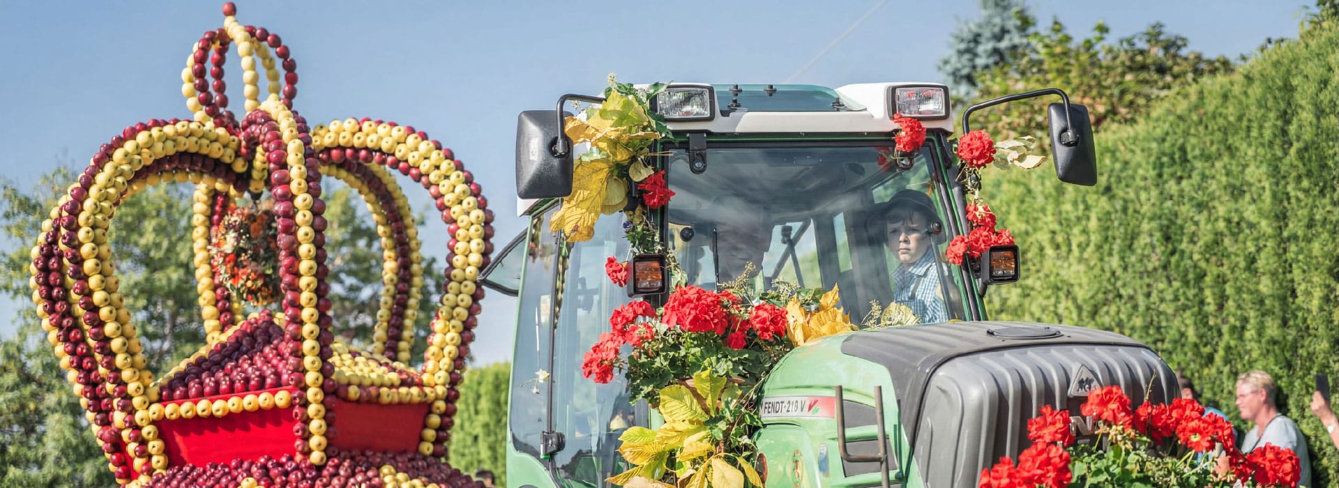 Apfelfest Natz Traktor Krone