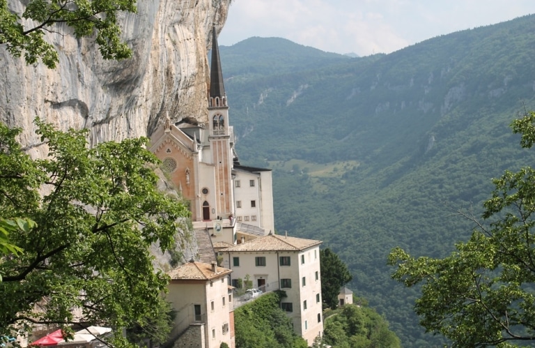 Madonna della Corona 1000×650