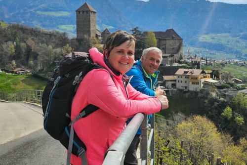 Mehr über den Artikel erfahren Schloss Tirol und Meran: Panoramaausblicke, Kulturgeschichte und die schönste Stadt Südtirols 🏰